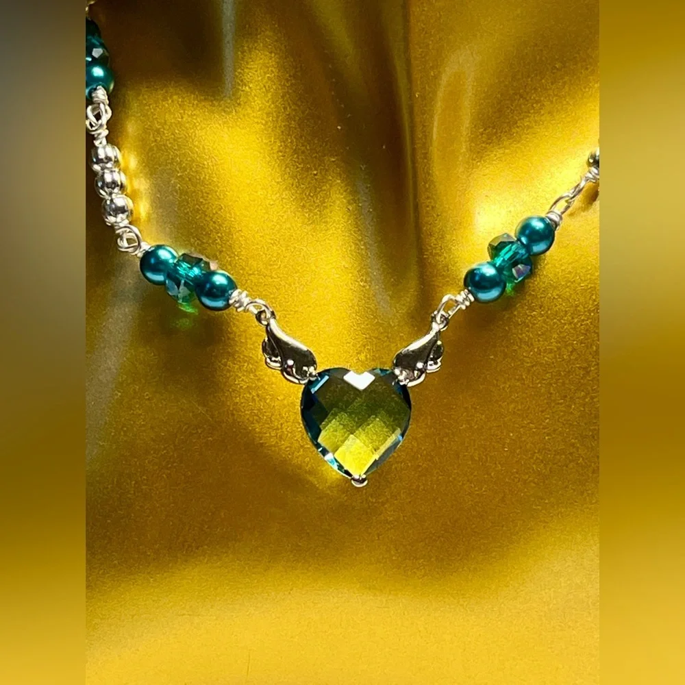 Beautiful beaded necklace -bi coloured heart in sterling - Picture 4 of 12